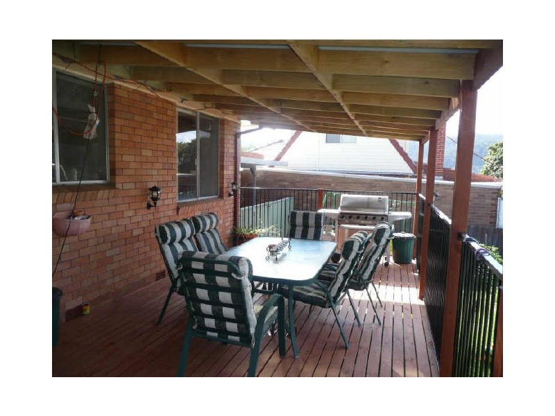 1 Wattle Grove, Lithgow NSW 2790