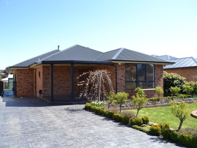 36 Rifle Parade, Lithgow NSW 2790