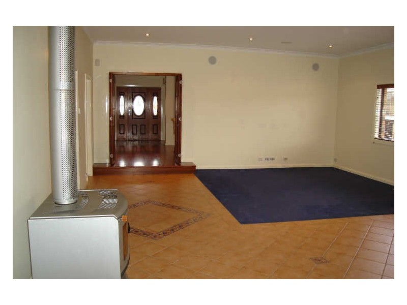 36 Rifle Parade, Lithgow NSW 2790