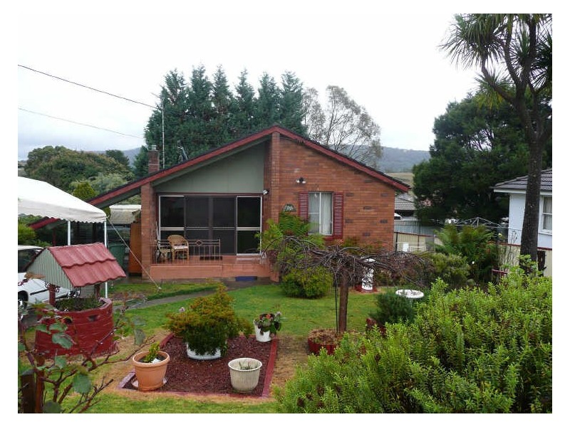 11 Landa Street, Lithgow NSW 2790