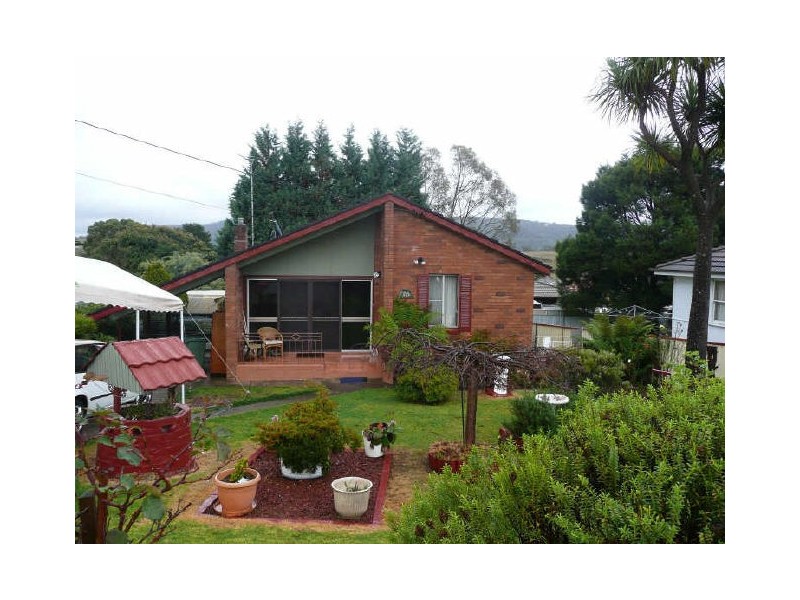 11 Landa Street, Lithgow NSW 2790