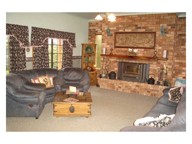 784 Castlereagh Highway, Marrangaroo NSW 2790