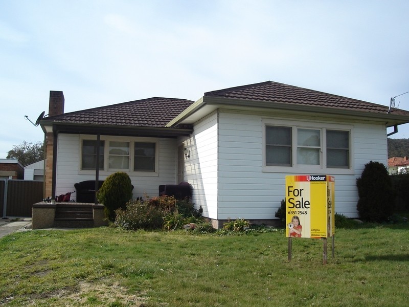 15 Enfield Avenue, Lithgow NSW 2790