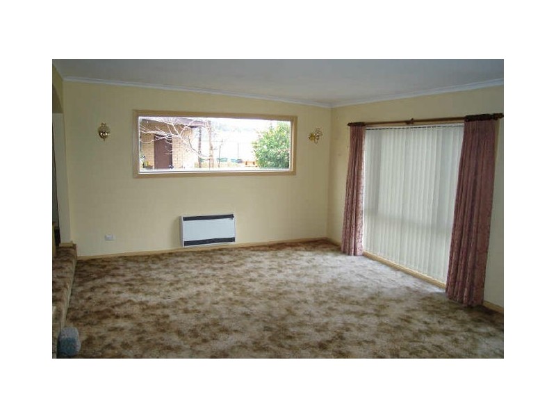 22 Rifle Parade, Lithgow NSW 2790