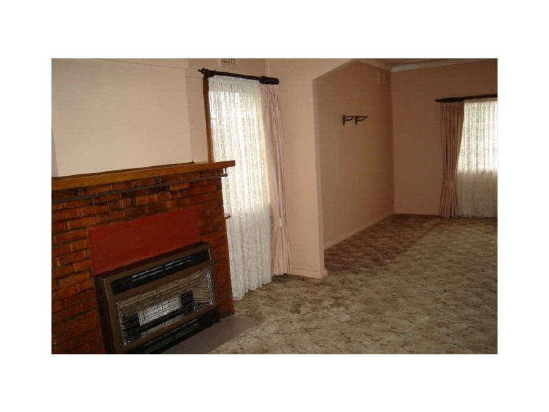 22 Rifle Parade, Lithgow NSW 2790