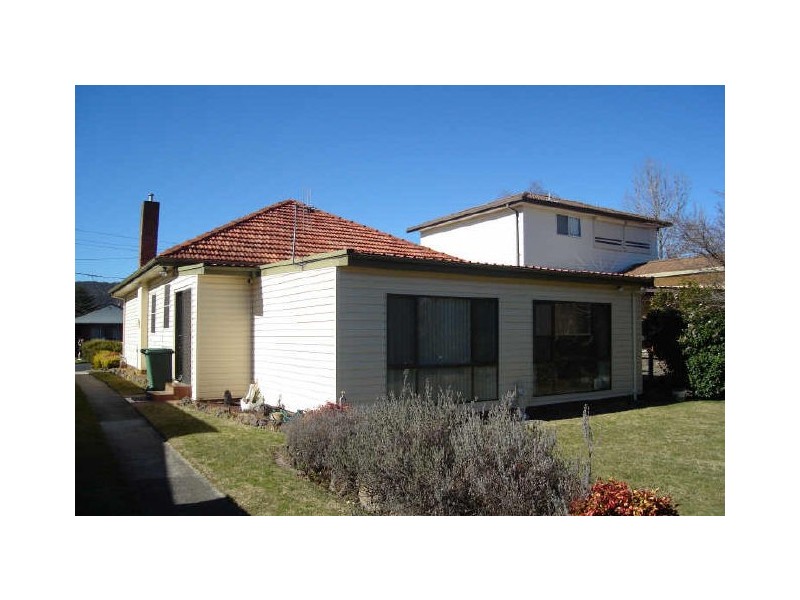 22 Rifle Parade, Lithgow NSW 2790