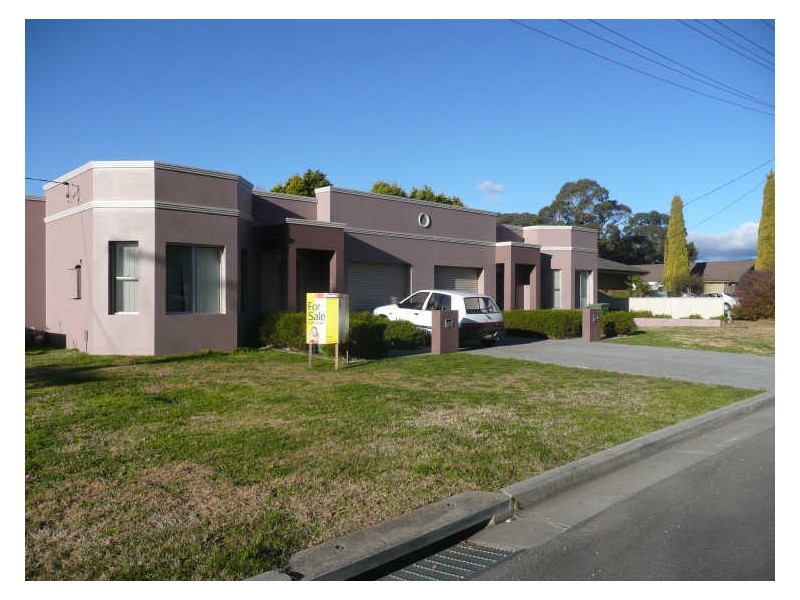 27a & 27b Fullagar Avenue, Lithgow NSW 2790