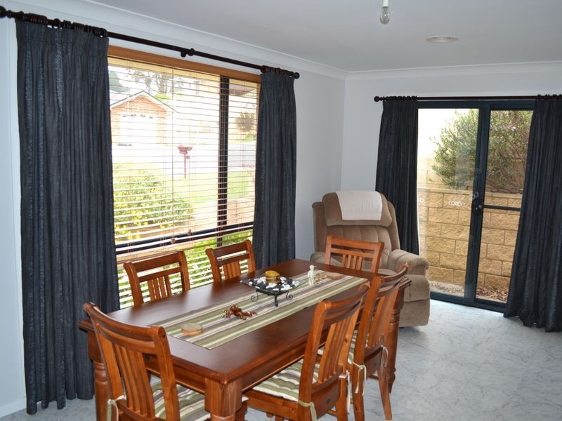 4 Claret Ash Avenue, South Bowenfels NSW 2790