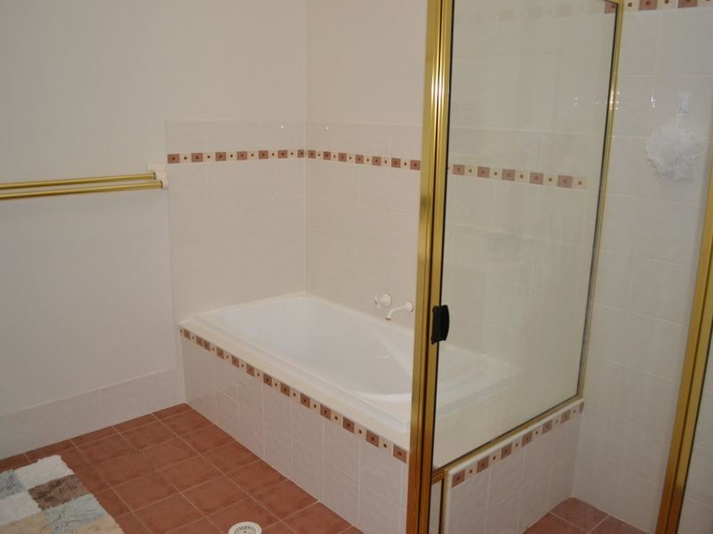 4 Claret Ash Avenue, South Bowenfels NSW 2790