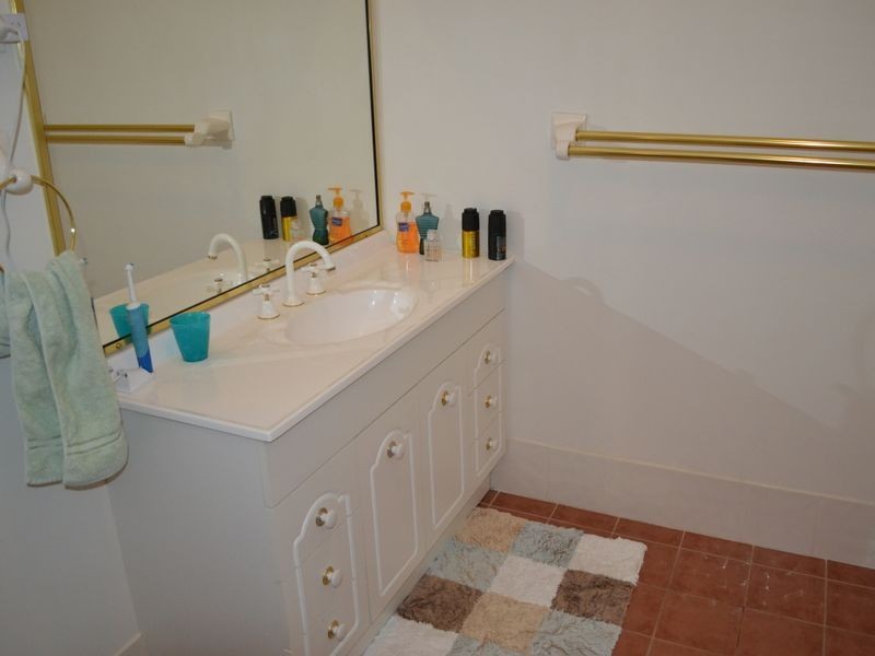 4 Claret Ash Avenue, South Bowenfels NSW 2790