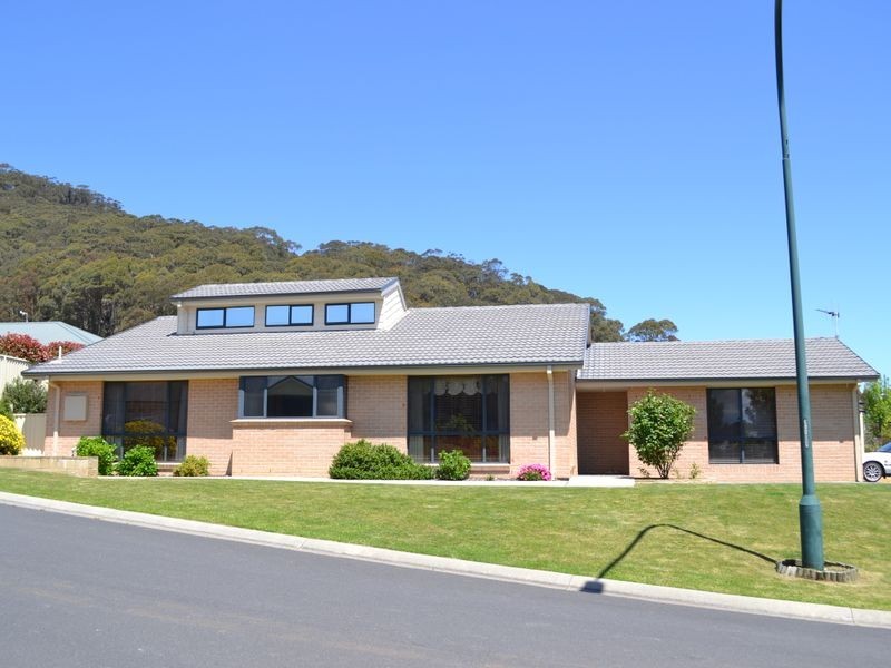 4 Claret Ash Avenue, South Bowenfels NSW 2790