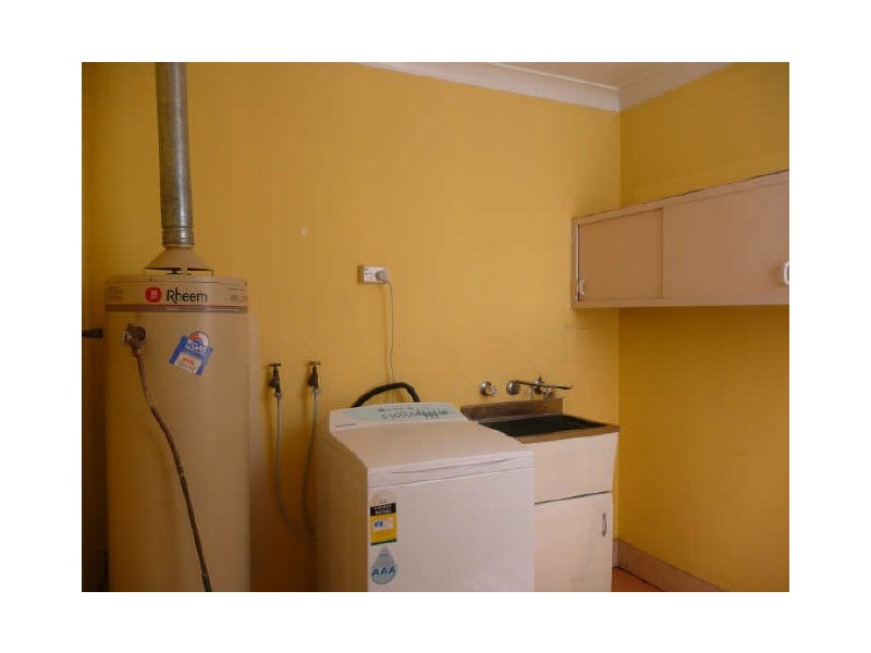 182 Inch Street, Lithgow NSW 2790