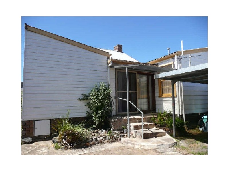 182 Inch Street, Lithgow NSW 2790