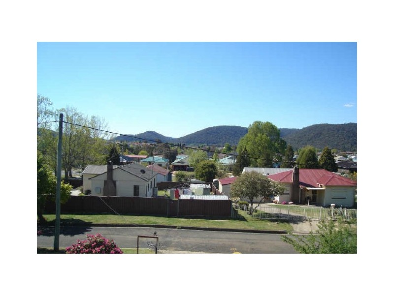 6 Mena Place, Lithgow NSW 2790