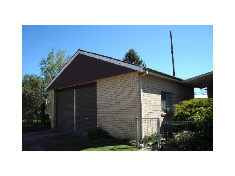 6 Mena Place, Lithgow NSW 2790