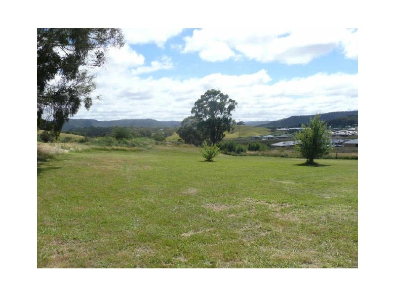30 Surveyor’s Way, South Bowenfels NSW 2790