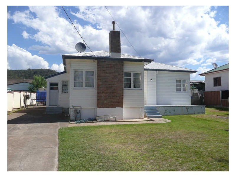 10 Tobruk Street, Lithgow NSW 2790