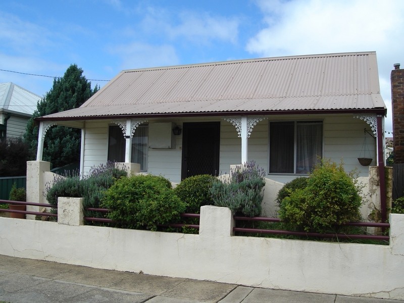 25 Read Avenue, Lithgow NSW 2790