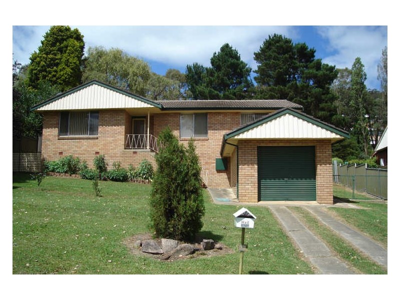 34 Maple Crescent, Lithgow NSW 2790
