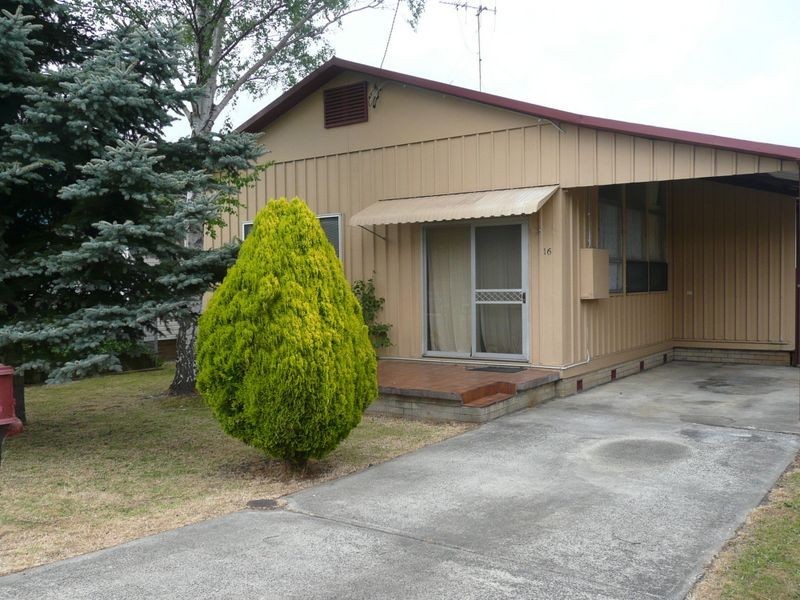 16 Enfield Avenue, Lithgow NSW 2790