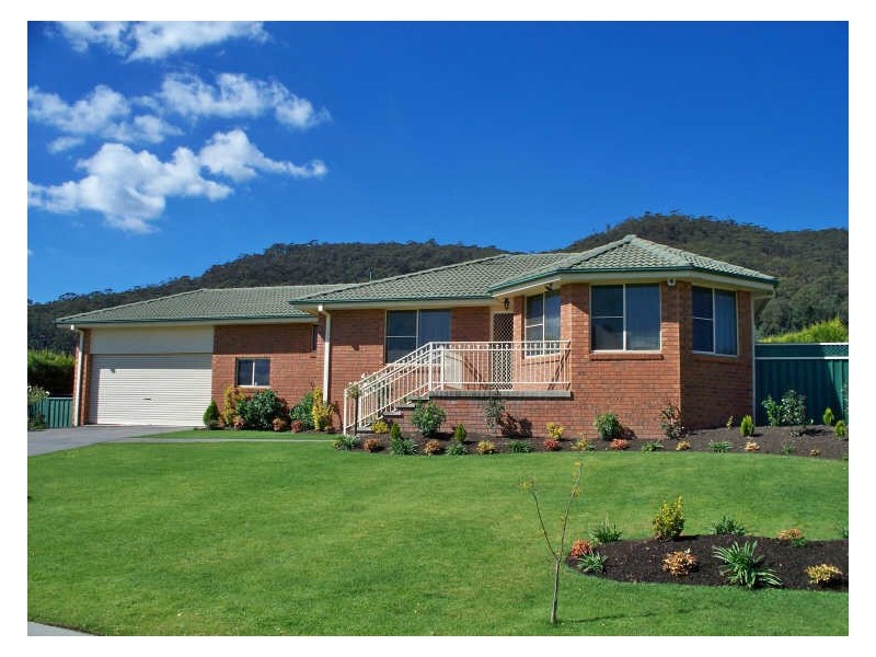 21 Robinia Drive, Lithgow NSW 2790