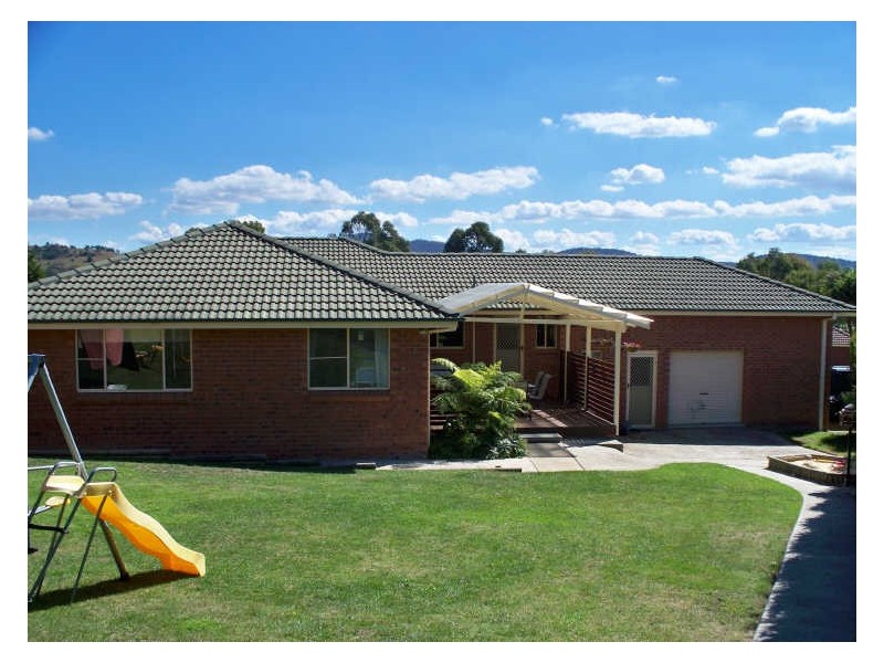 21 Robinia Drive, Lithgow NSW 2790