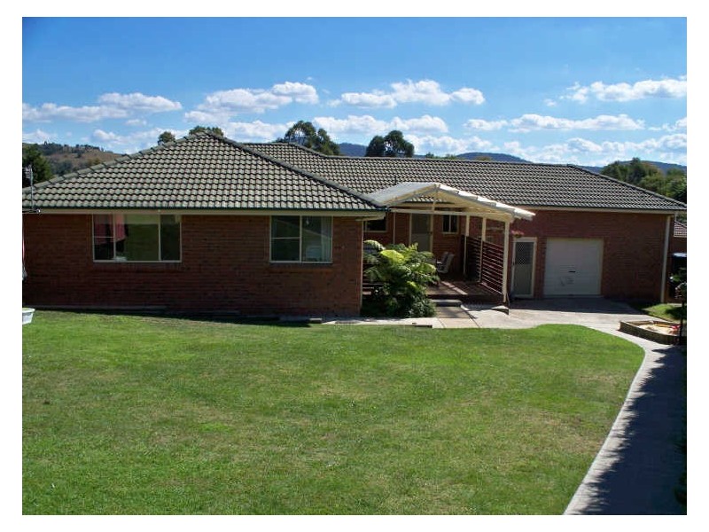 21 Robinia Drive, Lithgow NSW 2790