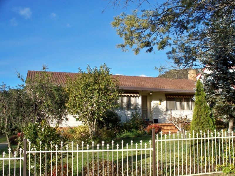 5 Wattle Grove, Lithgow NSW 2790