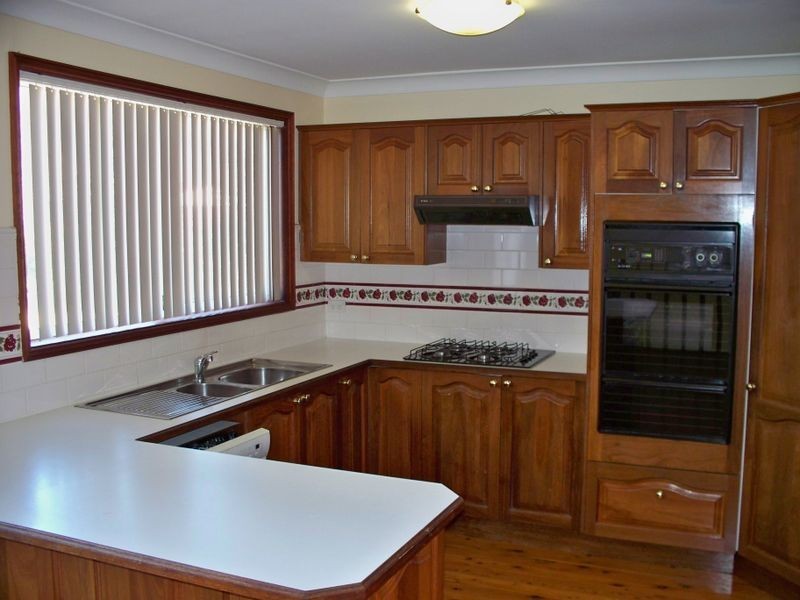 4 Girraween Drive, Marrangaroo NSW 2790