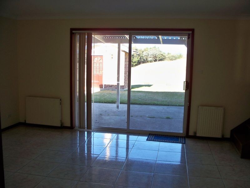 4 Girraween Drive, Marrangaroo NSW 2790