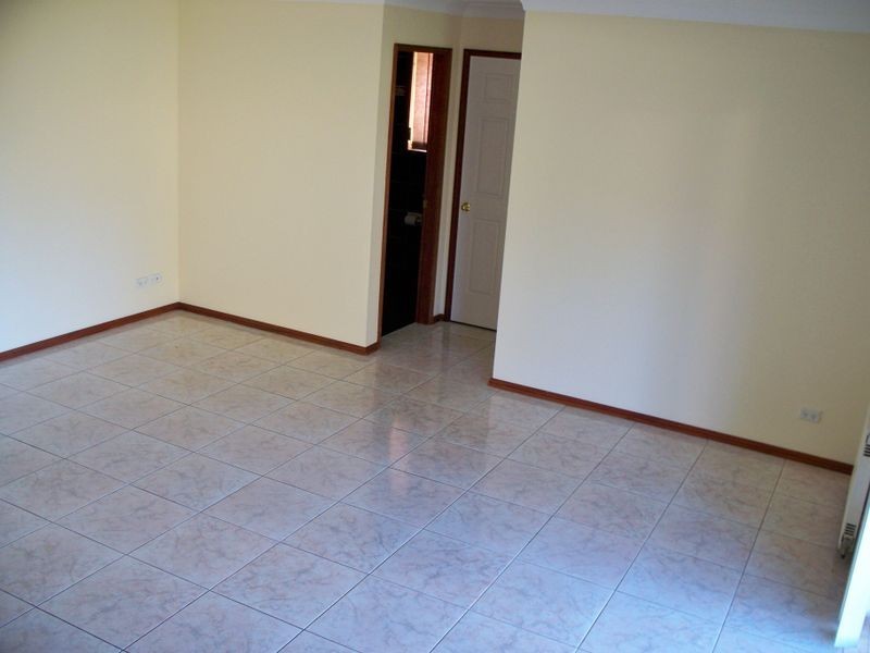 4 Girraween Drive, Marrangaroo NSW 2790