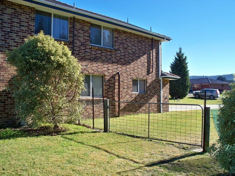 4 Girraween Drive, Marrangaroo NSW 2790