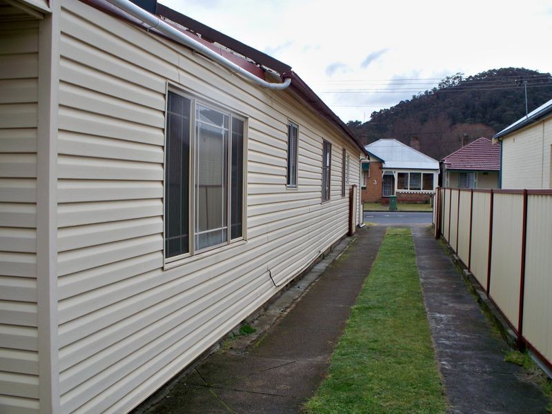 4 Burton Street, Lithgow NSW 2790