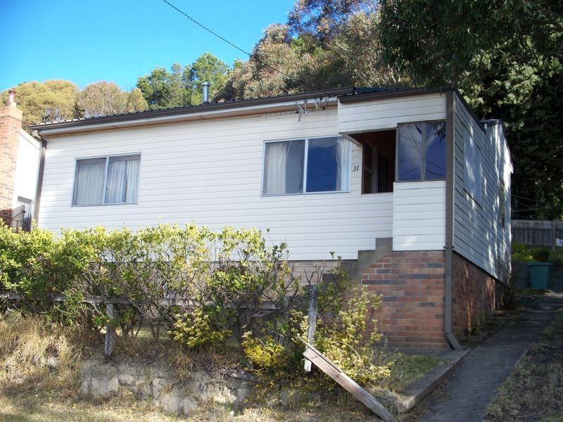31 Fourth Street, Lithgow NSW 2790