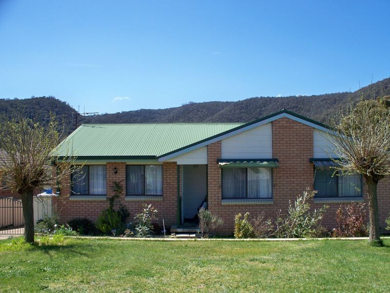15 Chivers Close, Lithgow NSW 2790