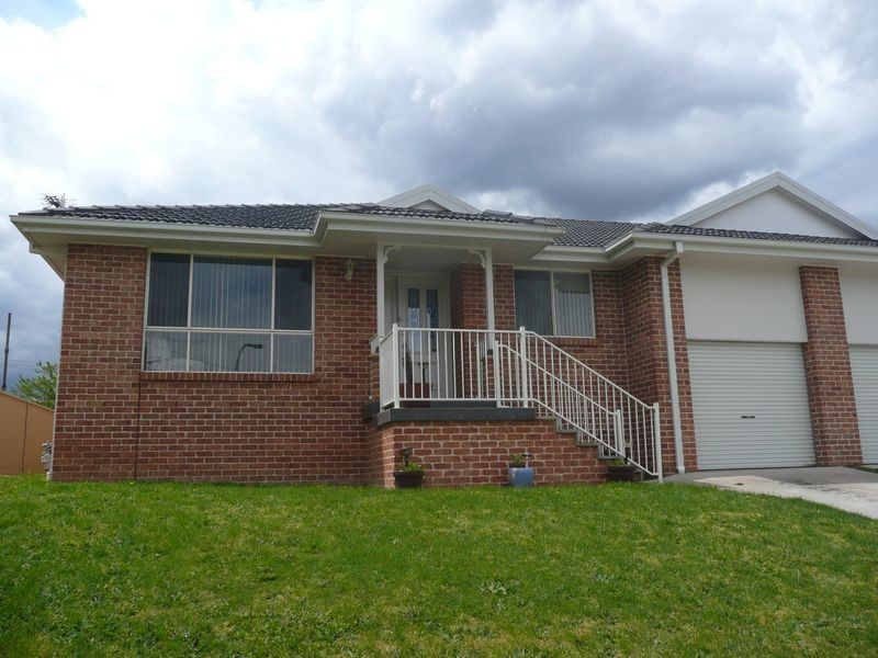 2 & 4 Barracks Place, Lithgow NSW 2790