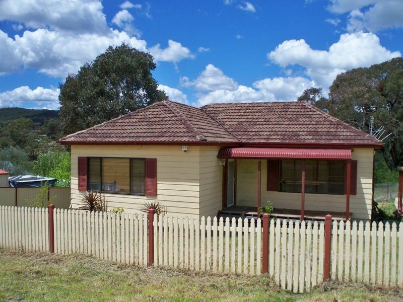 2 Crossing Street, Portland NSW 2847
