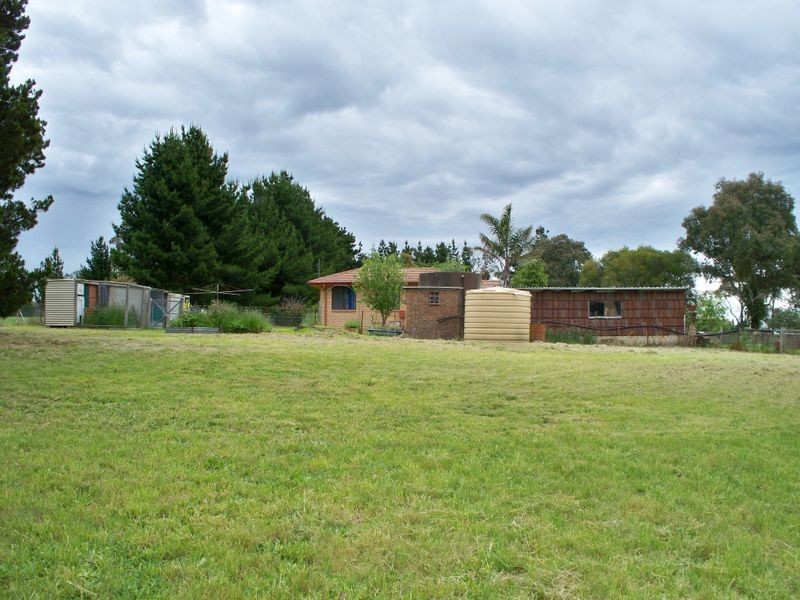 795 Range Road, Pipers Flat NSW 2847