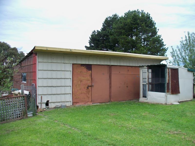 795 Range Road, Pipers Flat NSW 2847
