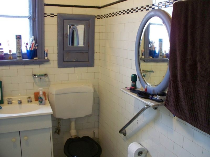 16 Read Avenue, Lithgow NSW 2790