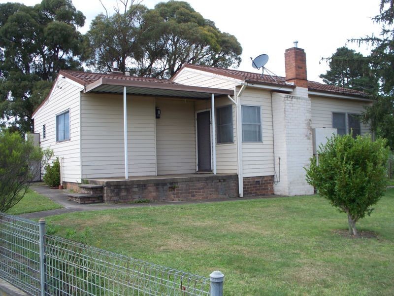 2 Outer Crescent, Lithgow NSW 2790
