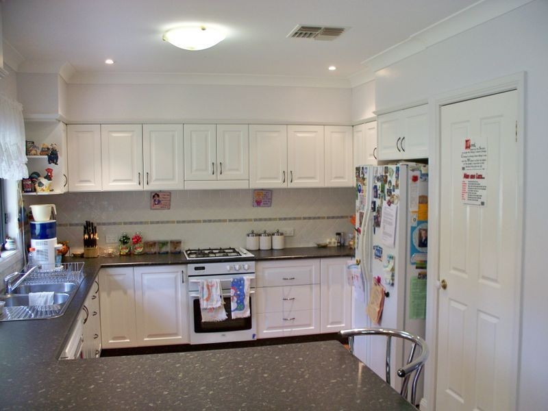 2B Hughes Lane, Marrangaroo NSW 2790