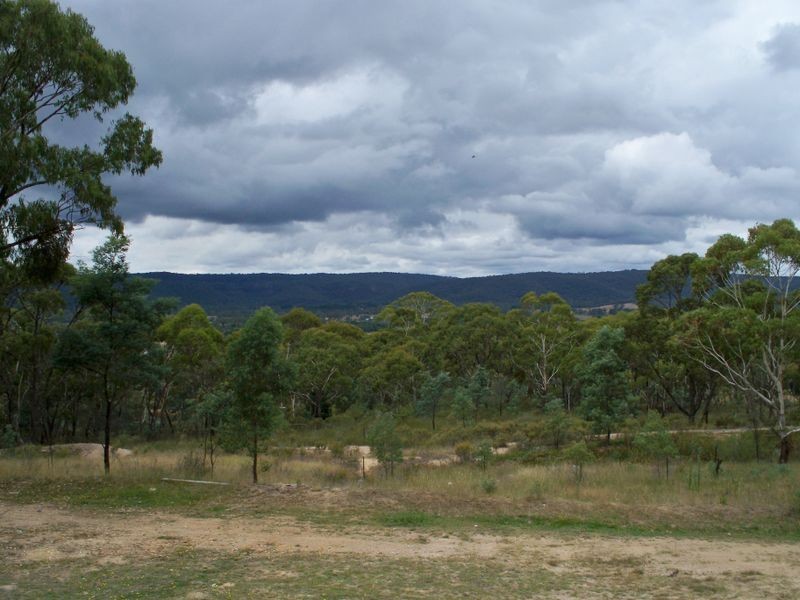 2B Hughes Lane, Marrangaroo NSW 2790