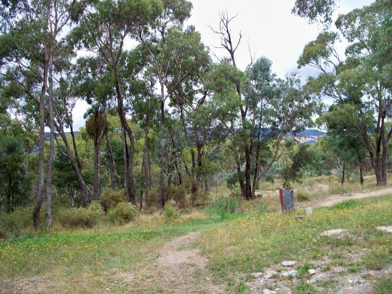 2B Hughes Lane, Marrangaroo NSW 2790