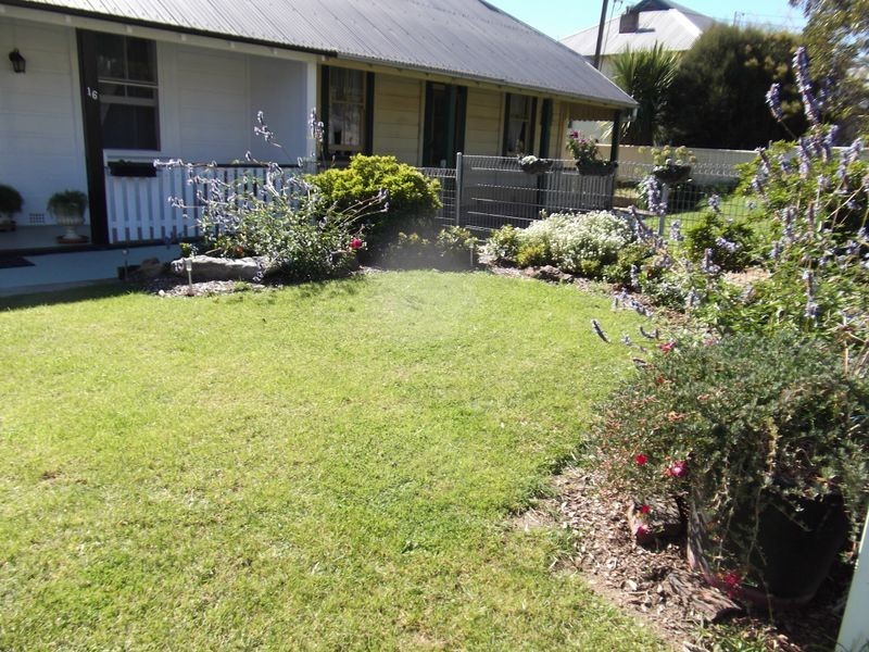 16 Whitton Street, Lithgow NSW 2790