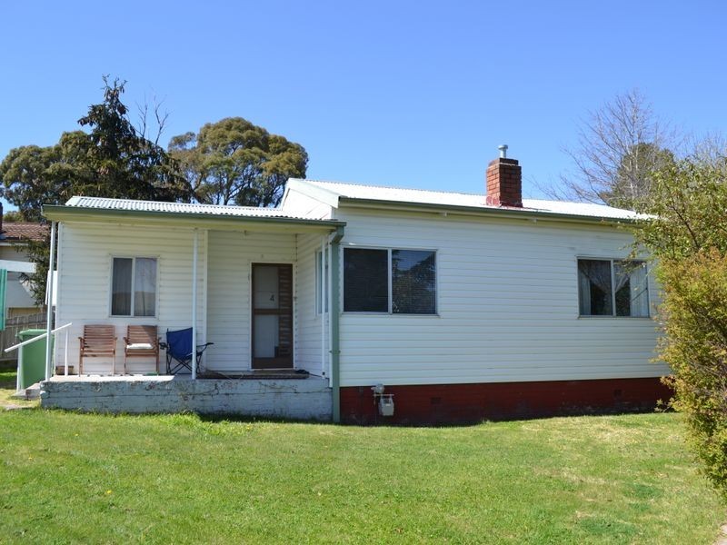 4 Outer Crescent, Lithgow NSW 2790