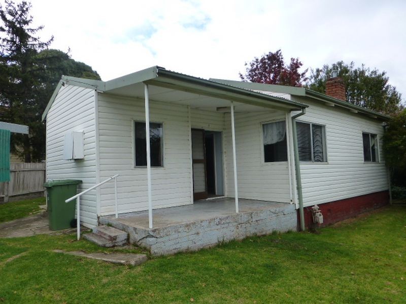 4 Outer Crescent, Lithgow NSW 2790