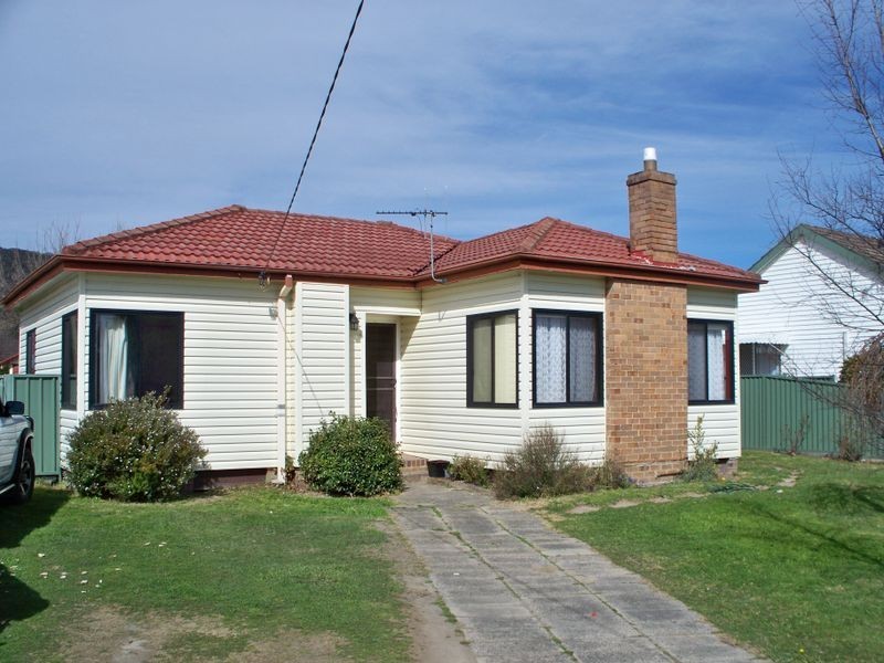 2 Amiens Street, Lithgow NSW 2790