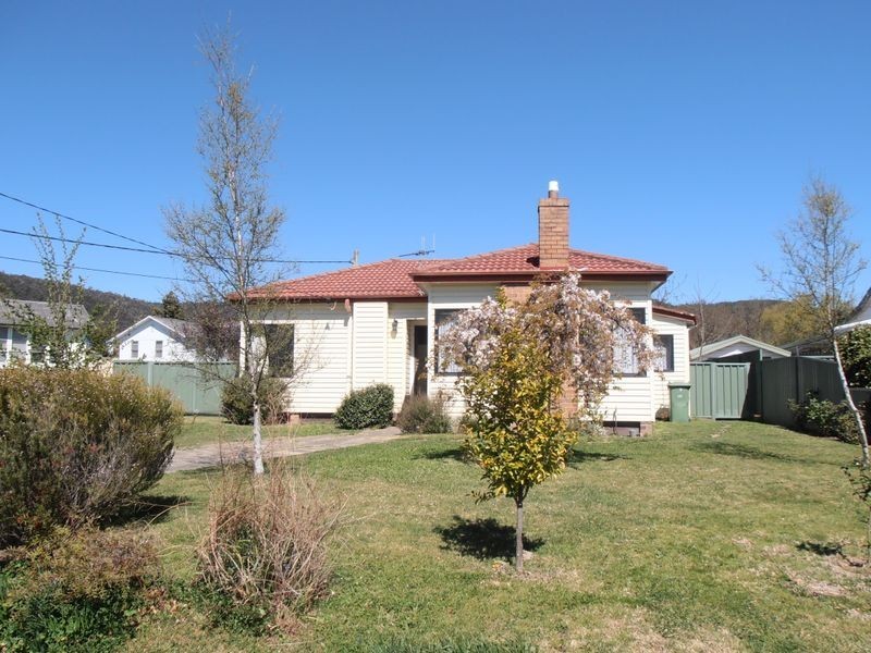 2 Amiens Street, Lithgow NSW 2790
