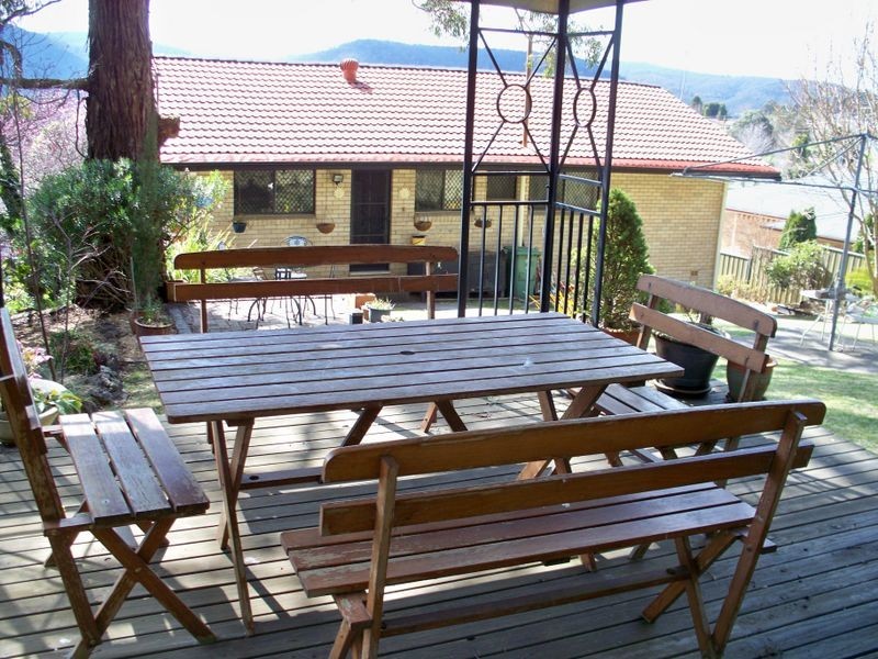 28 Maple Crescent, Lithgow NSW 2790